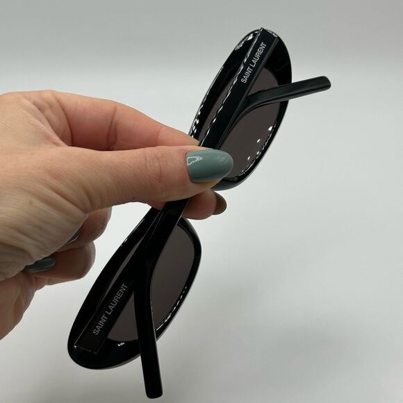 NEW SAINT LAURENT SUNGLASSES SL557 SHADE 001 Black as seen on Hailey Bieber - Picture 13 of 15